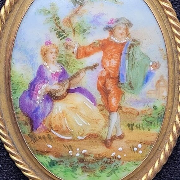 VTG Limoges Hand Painted Porcelain Romantic Scene Pin France Paris Gold - Picture 4 of 10
